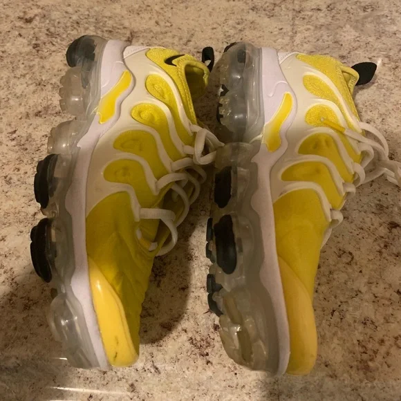 Nike Yellow and White Women's Sneakers - Picture 8 of 14